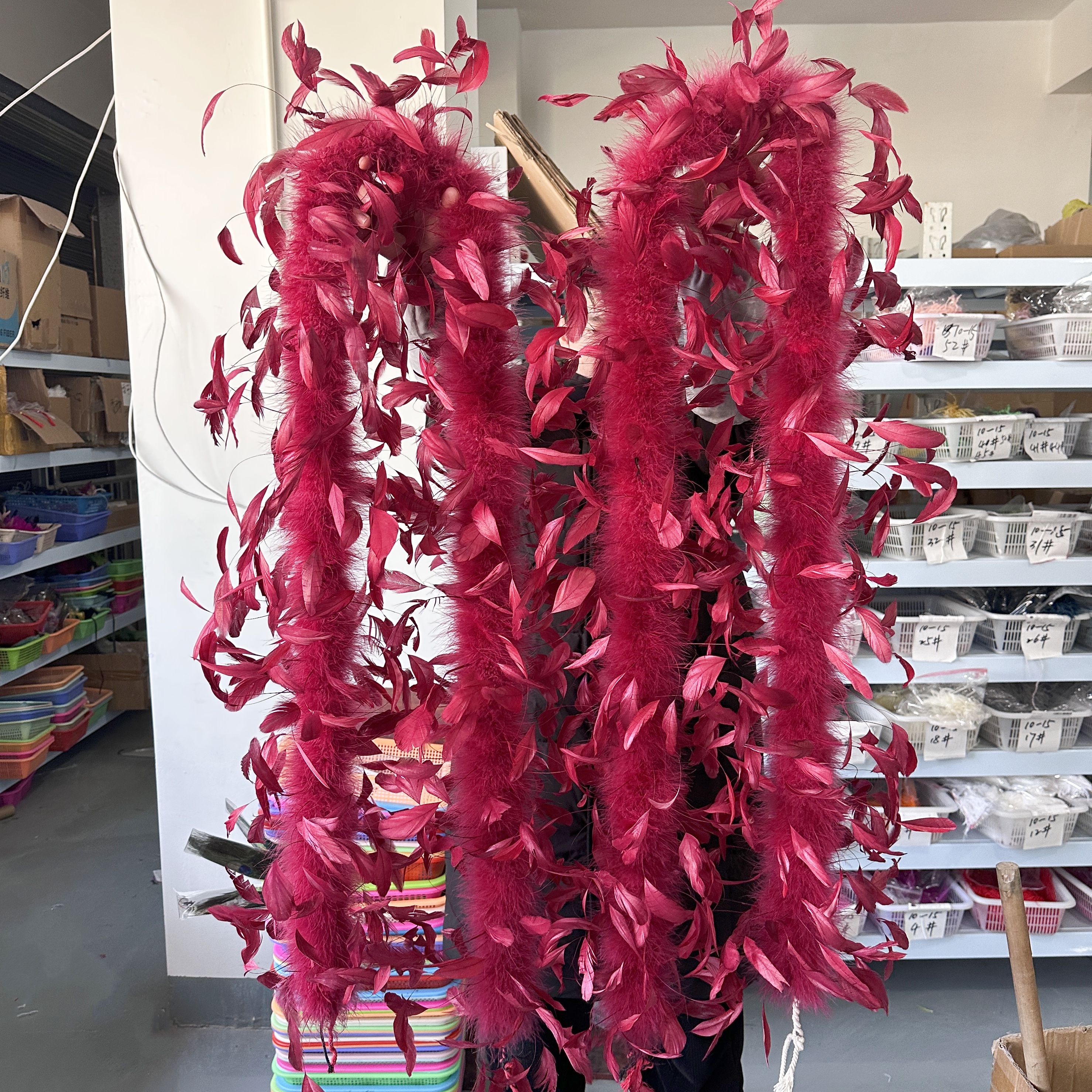 2Meter Burgundy Turkey Marabou - огляд і ціна Feather Trim Marabou
