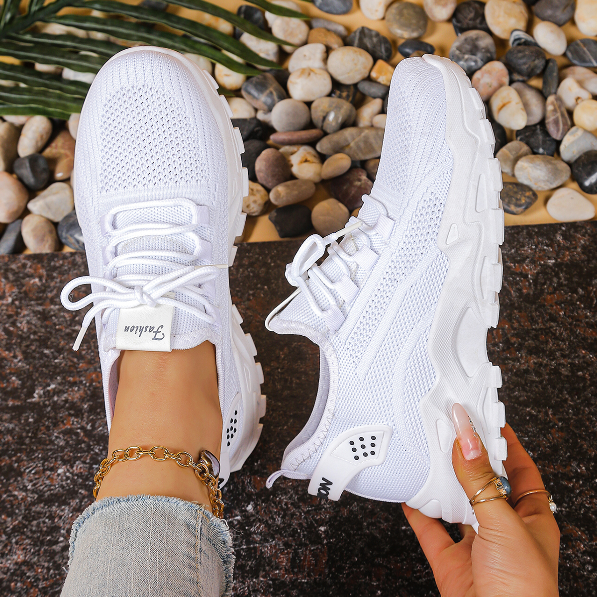 Women's sports shoes 2026，Brea - огляд і ціна Guipure Lace Panel