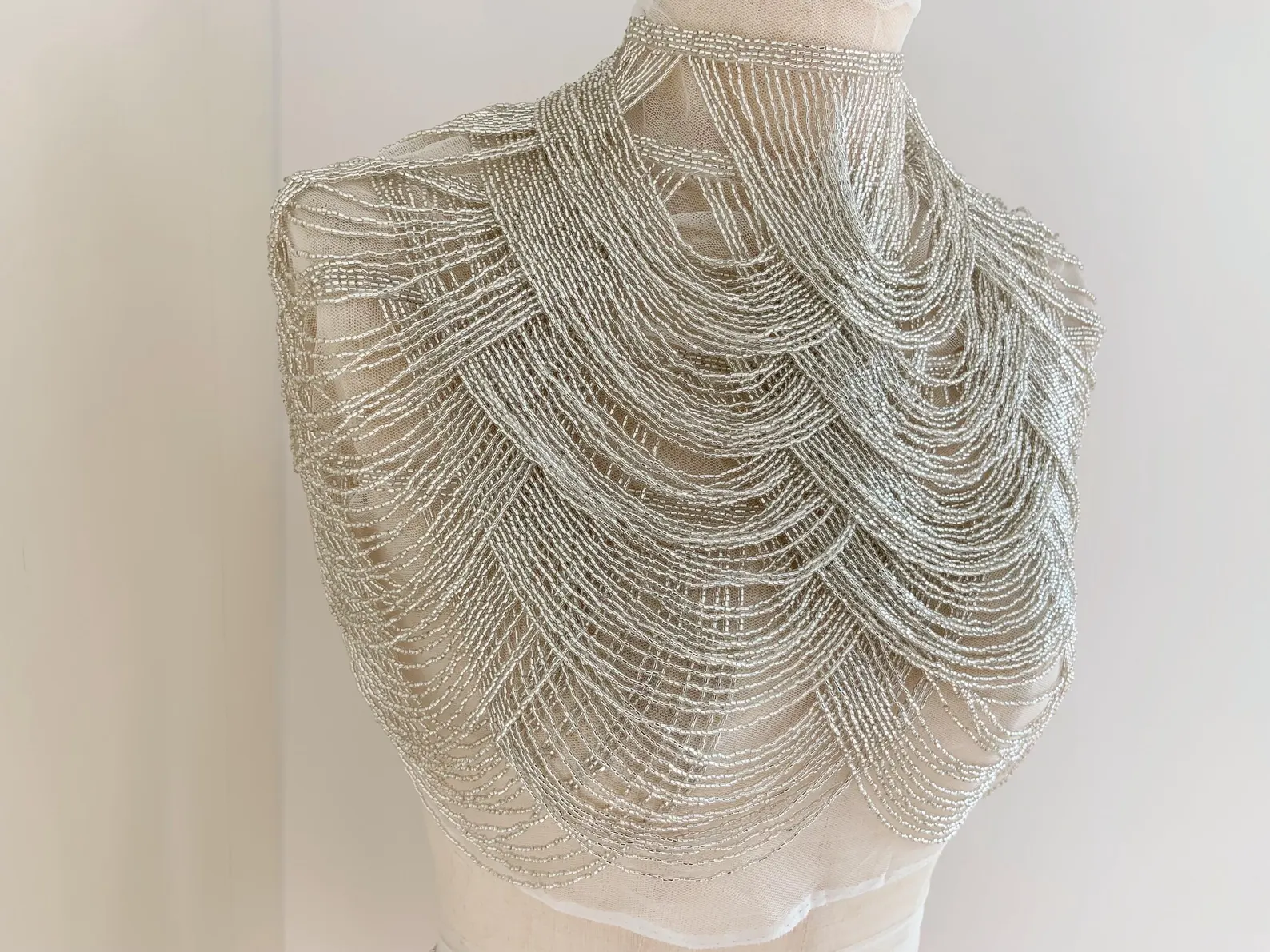 Silver Chains Cape Fabric, Bea - огляд і ціна Beaded Trim Fringe
